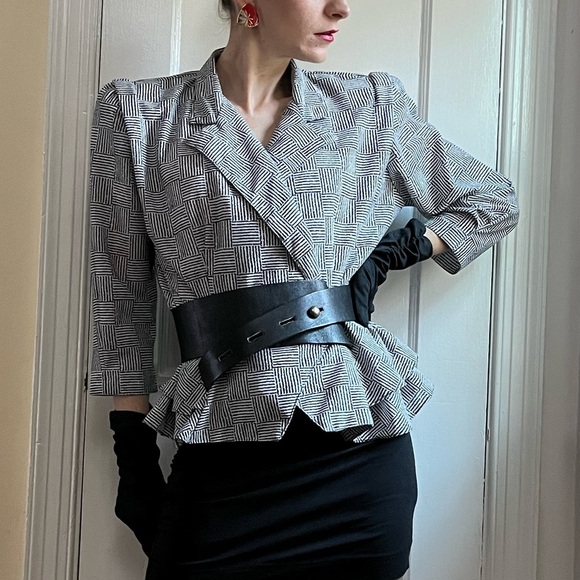 Vintage 80s does 40s Black & White Peplum Lightweight Double Button Blazer - Picture 1 of 11